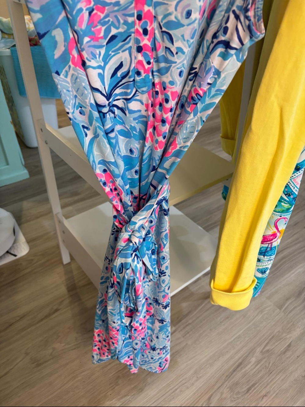 Colorful Floral Sleeveless with belt - Picture 3 of 3
